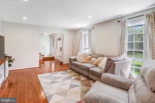 13378 Point Rider Ln, Herndon, VA 20171 - Photo 8