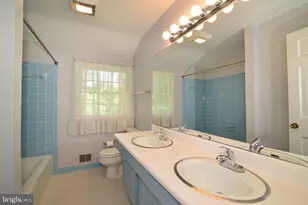 1317 Forestwood Dr, McLean, VA 22101 - Photo 24