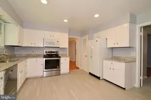 1317 Forestwood Dr, McLean, VA 22101 - Photo 10