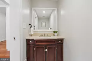 12304 Popes Head Rd, Fairfax, VA 22030 - Photo 24