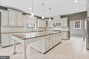 4561 Rona Pl, Fairfax, VA 22030 - Photo 24
