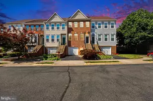 14651 Seasons Dr, Centreville, VA 20120 - Photo 1