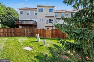 14651 Seasons Dr, Centreville, VA 20120 - Photo 18