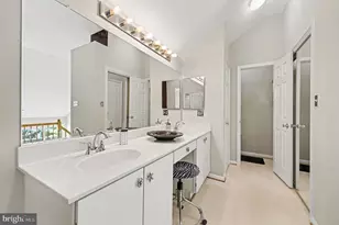 14651 Seasons Dr, Centreville, VA 20120 - Photo 26