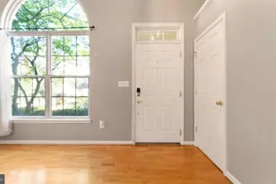 1918 Crescent Park Dr, Reston, VA 20190 - Photo 2