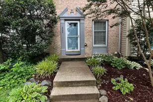 6556 Skylemar Trail, Centreville, VA 20121 - Photo 16