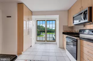 13240 Grand Jct Dr, Fairfax, VA 22033 - Photo 4