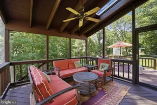 11661 Captain Rhett Ln, Fairfax Station, VA 22039 - Photo 8