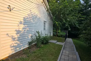 9809 Limoges, Fairfax, VA 22032 - Photo 4