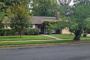 9809 Limoges, Fairfax, VA 22032 - Photo 2