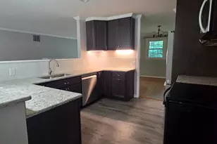 9809 Limoges, Fairfax, VA 22032 - Photo 8