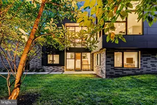 7815 Old Falls Rd, McLean, VA 22102 - Photo 8