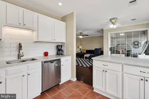 8209 Crossbrook Ct, Lorton, VA 22079 - Photo 6