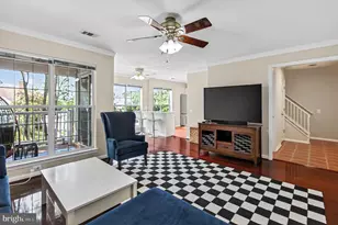 8209 Crossbrook Ct, Lorton, VA 22079 - Photo 4