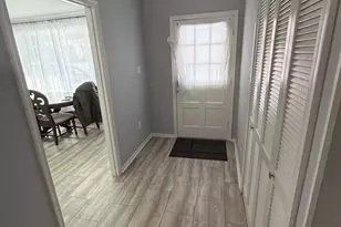1716 Pine Valley Dr, Vienna, VA 22182 - Photo 4
