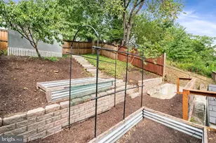 2720 Jefferson Dr, Alexandria, VA 22303 - Photo 38