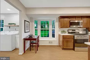 8104 Briar Creek Dr, Annandale, VA 22003 - Photo 22