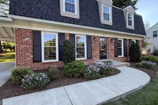 8104 Briar Creek Dr, Annandale, VA 22003 - Photo 2
