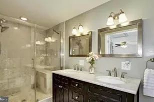 12506 Flatwood Cir, Fairfax, VA 22033 - Photo 4