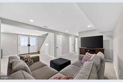 1109 Hillcrest Drive SW, Vienna, VA 22180 - Photo 28