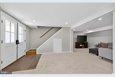 1109 Hillcrest Drive SW, Vienna, VA 22180 - Photo 24