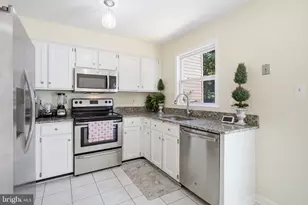 8434 Springfield Oaks Dr, Springfield, VA 22153 - Photo 16