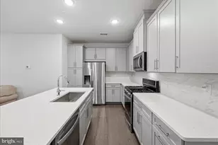13334 Arrowbrook Centre Dr, Herndon, VA 20171 - Photo 4