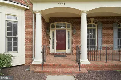 5285 Meadow Estates Drive, Fairfax, VA 22030 - Photo 4