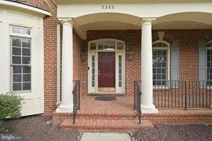 5285 Meadow Estates Dr, Fairfax, VA 22030 - Photo 4