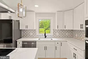 15310 Blueridge View Dr, Centreville, VA 20120 - Photo 14