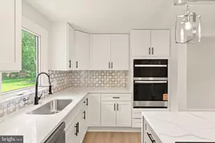 15310 Blueridge View Dr, Centreville, VA 20120 - Photo 12