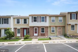 8234 Crestmont Cir, Springfield, VA 22153 - Photo 1