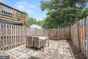 8234 Crestmont Cir, Springfield, VA 22153 - Photo 22
