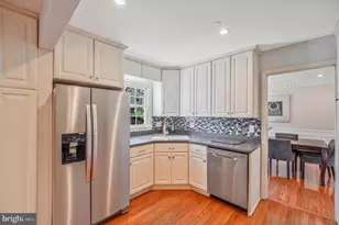 7902 Larrick Ct, Springfield, VA 22153 - Photo 10