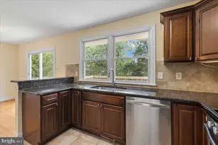 5627 Ottawa Rd, Centreville, VA 20120 - Photo 12