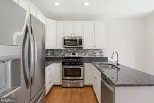 12872 Fair Valley Ct, Fairfax, VA 22033 - Photo 4