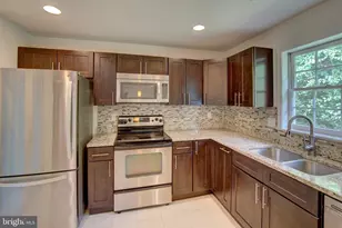 900 Walker Rd, Great Falls, VA 22066 - Photo 14