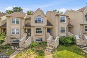6104 Stonepath Cir, Centreville, VA 20120 - Photo 2