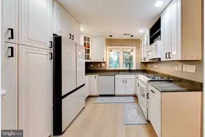 6800 Moon Rock Court, Alexandria, VA 22306 - Photo 12