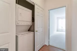 1300 Windleaf Dr, Reston, VA 20194 - Photo 22