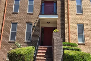 1733 Cy Ct, Vienna, VA 22182 - Photo 1