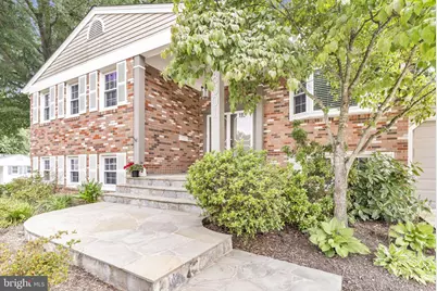 8001 Leyton Place, Springfield, VA 22152 - Photo 2