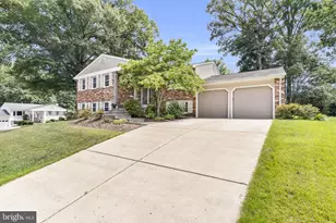 8001 Leyton Pl, Springfield, VA 22152 - Photo 4