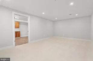 7944 Freehollow Dr, Falls Church, VA 22042 - Photo 28