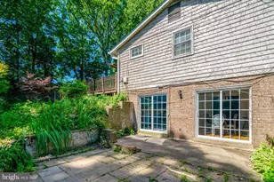 8527 Parliament Dr, Springfield, VA 22151 - Photo 36