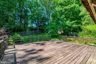 8527 Parliament Dr, Springfield, VA 22151 - Photo 40