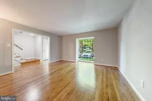 9259 Bailey Ln, Fairfax, VA 22031 - Photo 10