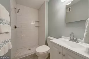 9259 Bailey Ln, Fairfax, VA 22031 - Photo 20
