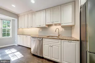 9259 Bailey Ln, Fairfax, VA 22031 - Photo 16