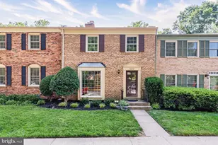 9259 Bailey Ln, Fairfax, VA 22031 - Photo 4